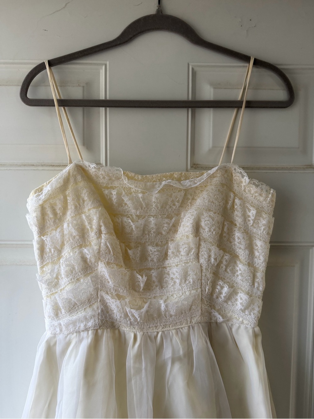 Beautiful VINTAGE CRÈME DRESS - Picture 10 of 15